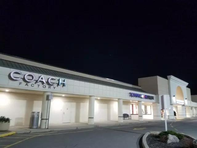 Tommy Hilfiger Outlet Store
